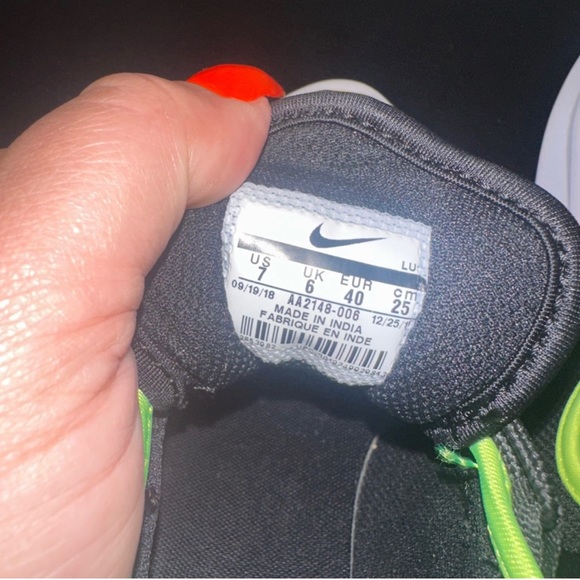 Nike AirMax Sneakers orange black and yellow - Picture 6 of 6